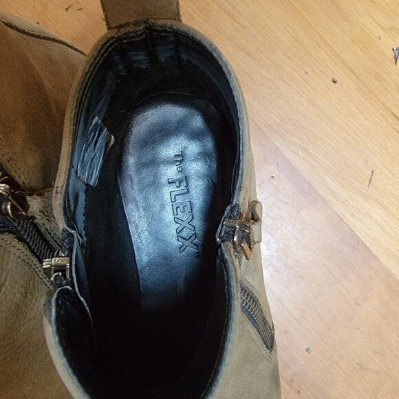 Flexx Hot Tamale Chelsea Zippered Ankle Booties -Olive Green Suede-size10 - Picture 4 of 5